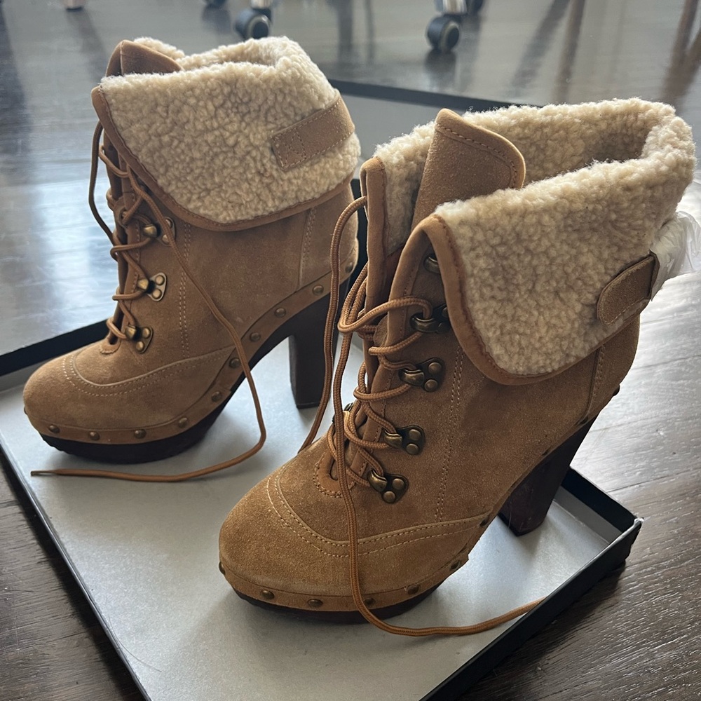 Black Rooster Anka suede ankle boots SZ 6.5
